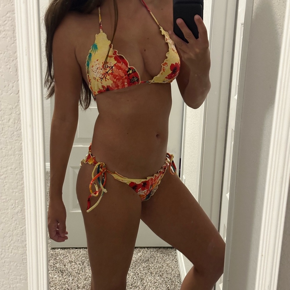 Yellow floral ruffle scrunch butt bikini